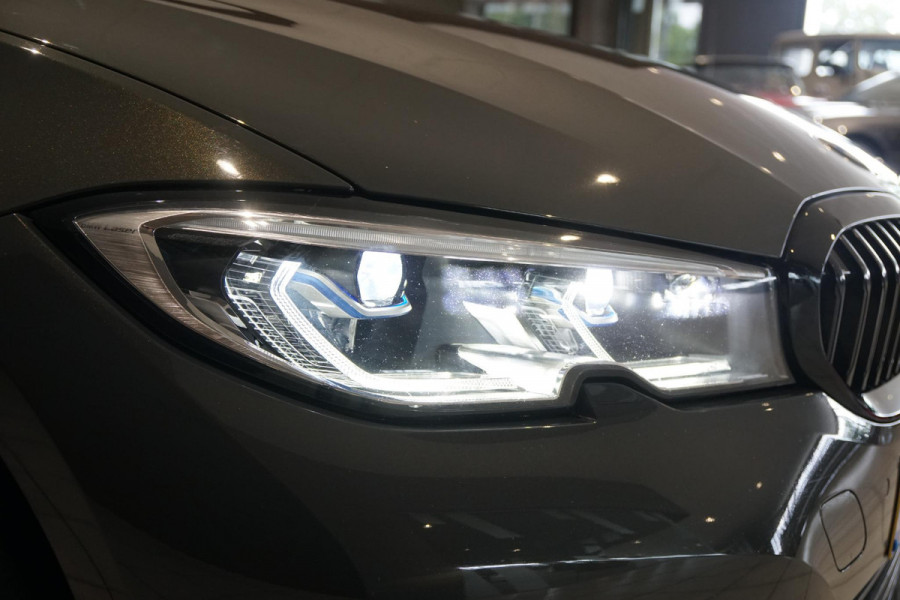BMW 3 Serie 318i High Executive + SCHUIFDAK / LASERLIGHT / LEDER / TREKHAAK