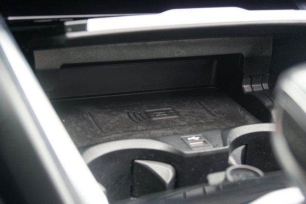 BMW 3 Serie 318i High Executive + SCHUIFDAK / LASERLIGHT / LEDER / TREKHAAK