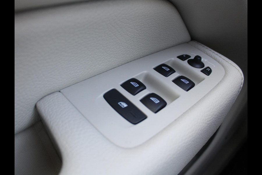 Volvo XC60 2.0 T8 Twin Engine AWD Inscription | ELEKTRISCH SCHUIFDAK | LEDEREN BEKLEDING |