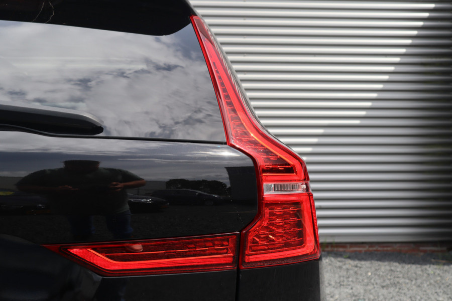 Volvo XC60 2.0 Recharge T6 AWD R-Design Panorama dak / Head-Up / Harman Kardon / 360 camera / Adaptieve cruise /