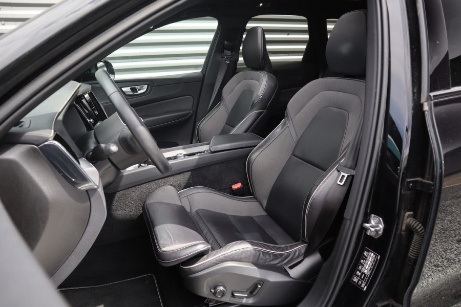 Volvo XC60 2.0 Recharge T6 AWD R-Design Panorama dak / Head-Up / Harman Kardon / 360 camera / Adaptieve cruise /