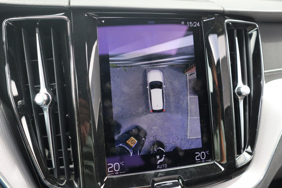 Volvo XC60 2.0 Recharge T6 AWD R-Design Panorama dak / Head-Up / Harman Kardon / 360 camera / Adaptieve cruise /