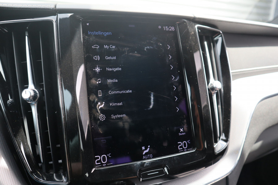 Volvo XC60 2.0 Recharge T6 AWD R-Design Panorama dak / Head-Up / Harman Kardon / 360 camera / Adaptieve cruise /