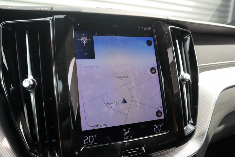 Volvo XC60 2.0 Recharge T6 AWD R-Design Panorama dak / Head-Up / Harman Kardon / 360 camera / Adaptieve cruise /