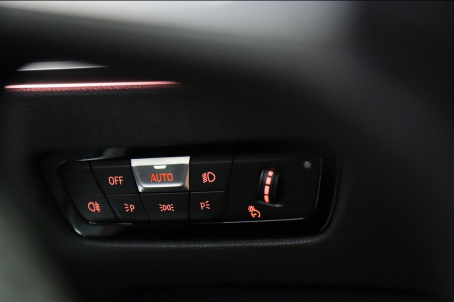 BMW 3-serie M340d xDrive M Sport /NAV/CARPLAY/STOELV/VOL