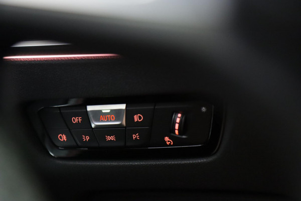 BMW 3-serie M340d xDrive M Sport /NAV/CARPLAY/STOELV/VOL
