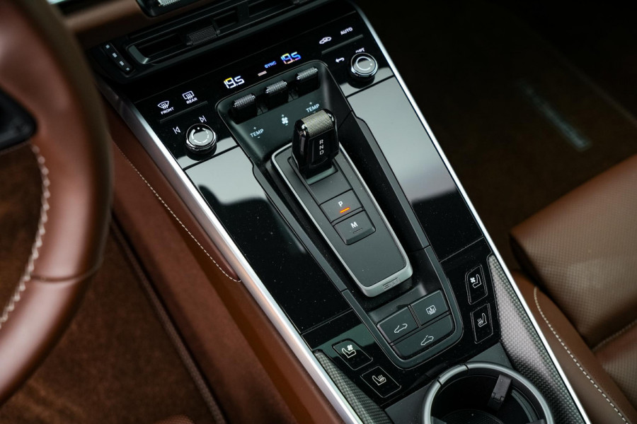 Porsche 911 3.8 Turbo S Aerokit Keramisch Schuifdak Burmester Keyless Liftsysteem Sportchrono 21''LM