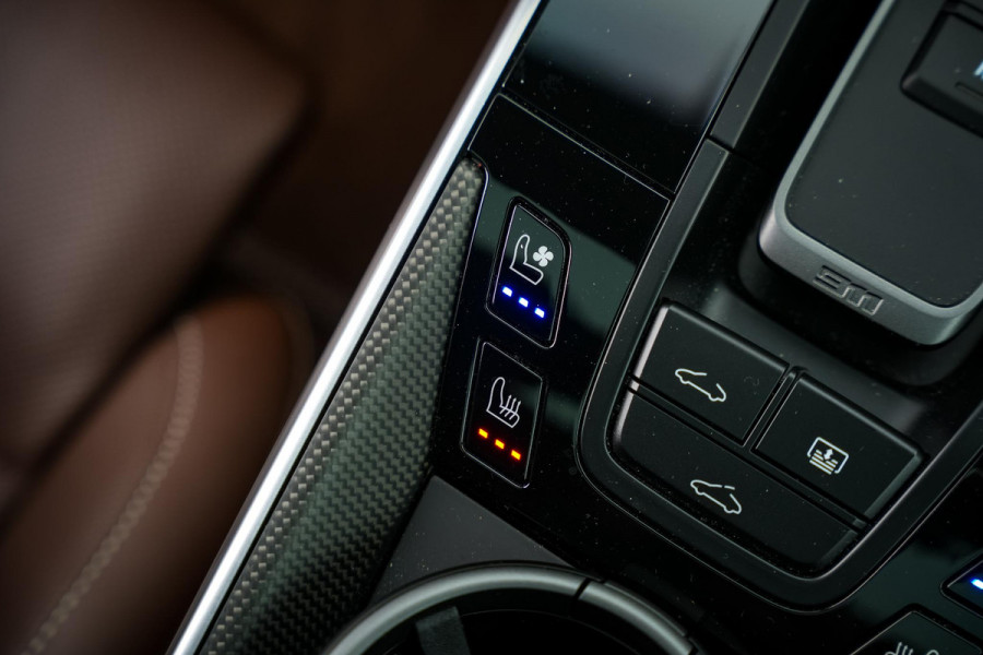 Porsche 911 3.8 Turbo S Aerokit Keramisch Schuifdak Burmester Keyless Liftsysteem Sportchrono 21''LM