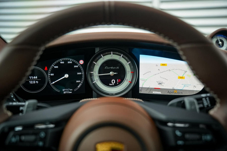 Porsche 911 3.8 Turbo S Aerokit Keramisch Schuifdak Burmester Keyless Liftsysteem Sportchrono 21''LM