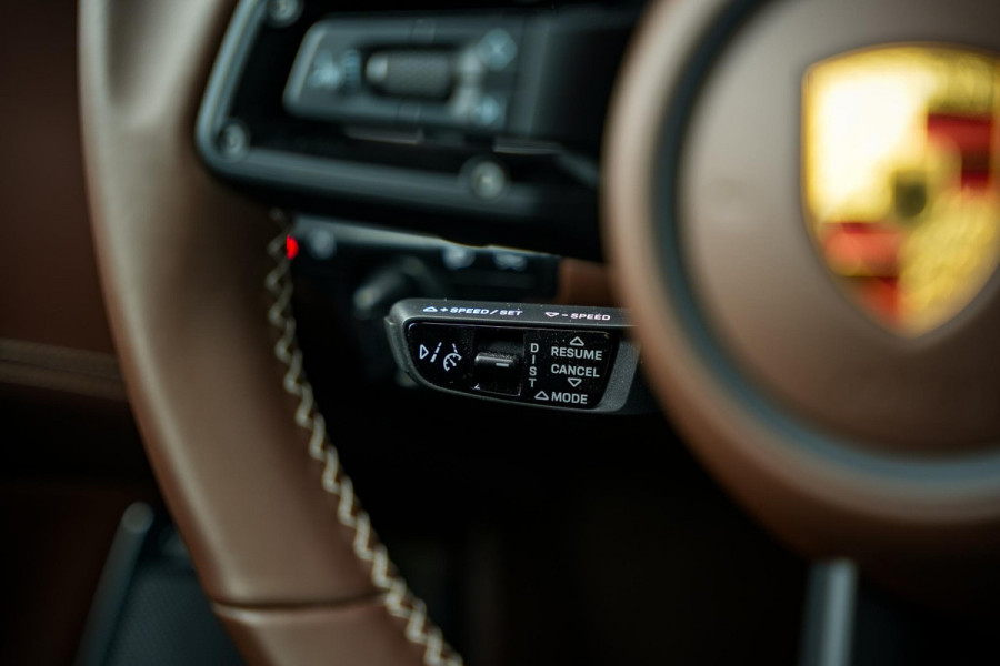 Porsche 911 3.8 Turbo S Aerokit Keramisch Schuifdak Burmester Keyless Liftsysteem Sportchrono 21''LM