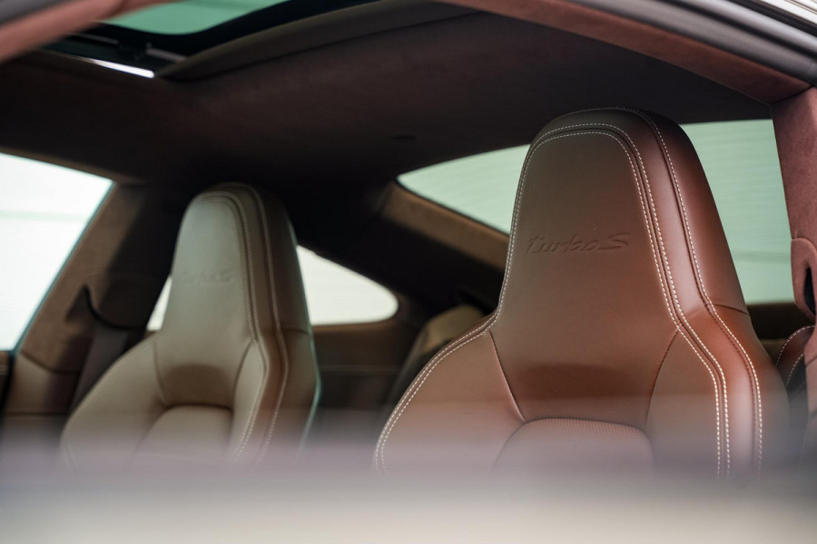 Porsche 911 3.8 Turbo S Aerokit Keramisch Schuifdak Burmester Keyless Liftsysteem Sportchrono 21''LM