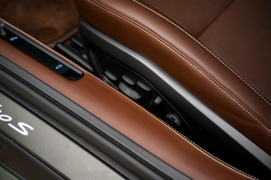 Porsche 911 3.8 Turbo S Aerokit Keramisch Schuifdak Burmester Keyless Liftsysteem Sportchrono 21''LM