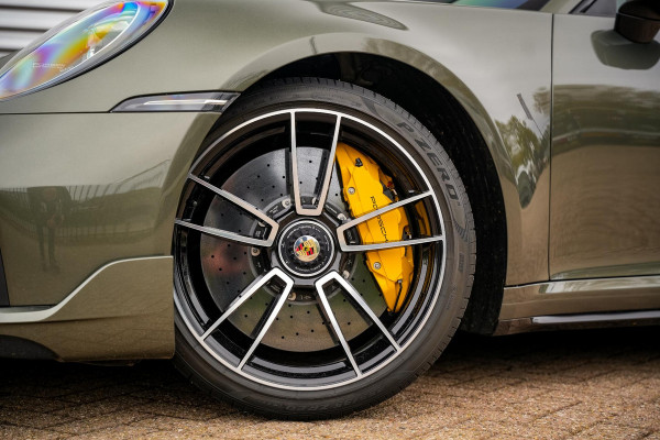 Porsche 911 3.8 Turbo S Aerokit Keramisch Schuifdak Burmester Keyless Liftsysteem Sportchrono 21''LM