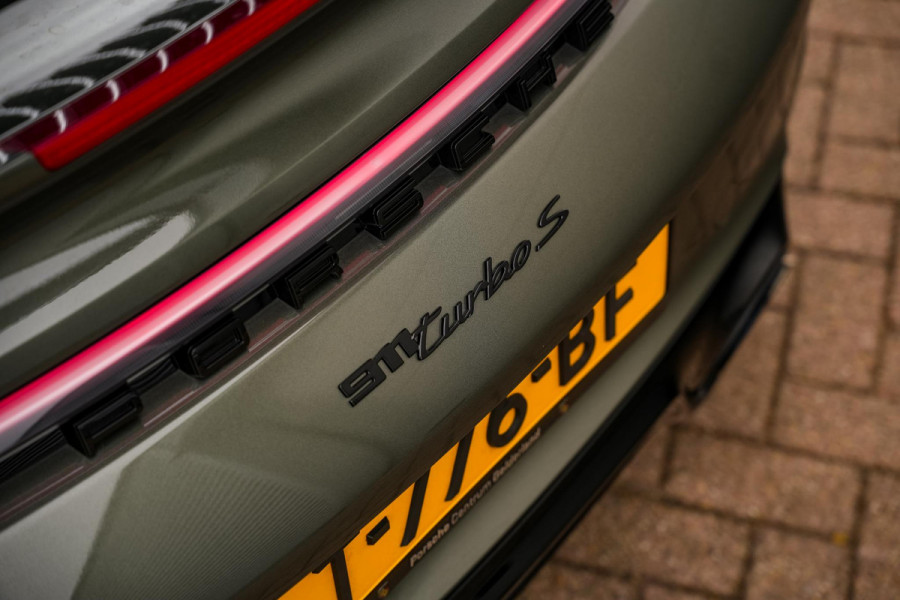 Porsche 911 3.8 Turbo S Aerokit Keramisch Schuifdak Burmester Keyless Liftsysteem Sportchrono 21''LM