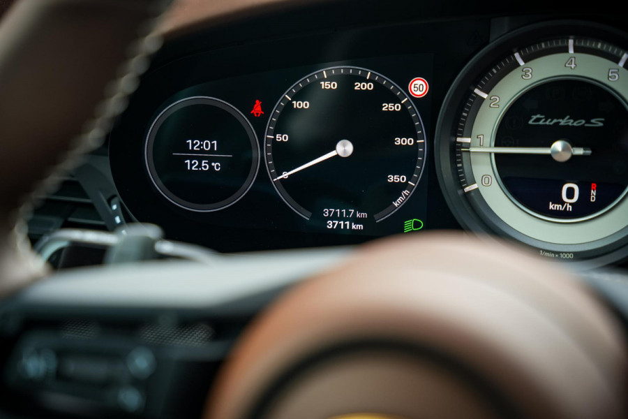 Porsche 911 3.8 Turbo S Aerokit Keramisch Schuifdak Burmester Keyless Liftsysteem Sportchrono 21''LM