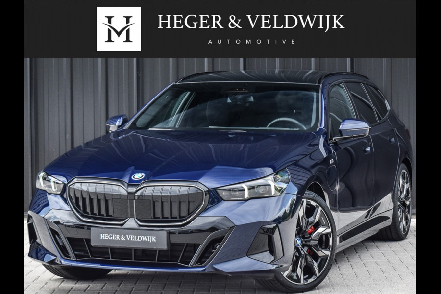 BMW 5 Serie Touring 550e xDrive M-SPORT PRO | PANORAMADAK | ACTIVE CRUISE CONTROL | ELEKTR. VERST. STOELEN MET GEHEUGEN | B&W AUDIO | STOELV