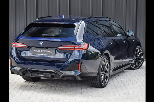 BMW 5 Serie Touring 550e xDrive M-SPORT PRO | PANORAMADAK | ACTIVE CRUISE CONTROL | ELEKTR. VERST. STOELEN MET GEHEUGEN | B&W AUDIO | STOELV