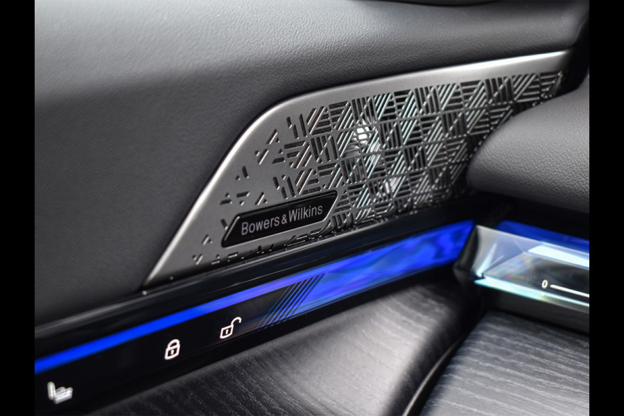 BMW 5 Serie Touring 550e xDrive M-SPORT PRO | PANORAMADAK | ACTIVE CRUISE CONTROL | ELEKTR. VERST. STOELEN MET GEHEUGEN | B&W AUDIO | STOELV
