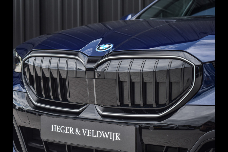 BMW 5 Serie Touring 550e xDrive M-SPORT PRO | PANORAMADAK | ACTIVE CRUISE CONTROL | ELEKTR. VERST. STOELEN MET GEHEUGEN | B&W AUDIO | STOELV