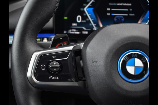 BMW 5 Serie Touring 550e xDrive M-SPORT PRO | PANORAMADAK | ACTIVE CRUISE CONTROL | ELEKTR. VERST. STOELEN MET GEHEUGEN | B&W AUDIO | STOELV