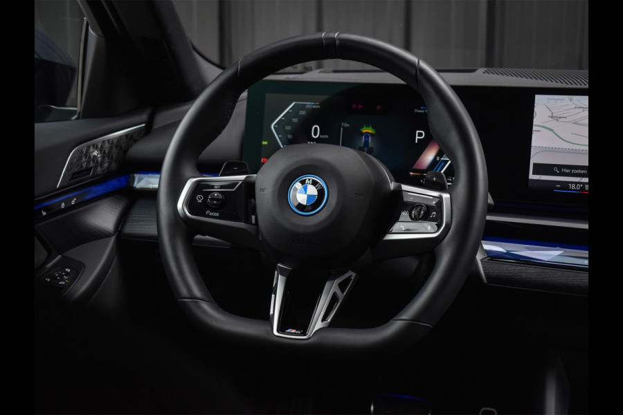 BMW 5 Serie Touring 550e xDrive M-SPORT PRO | PANORAMADAK | ACTIVE CRUISE CONTROL | ELEKTR. VERST. STOELEN MET GEHEUGEN | B&W AUDIO | STOELV