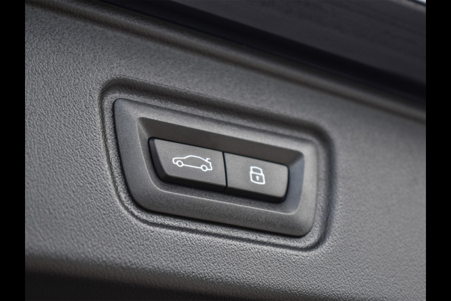BMW 5 Serie Touring 550e xDrive M-SPORT PRO | PANORAMADAK | ACTIVE CRUISE CONTROL | ELEKTR. VERST. STOELEN MET GEHEUGEN | B&W AUDIO | STOELV