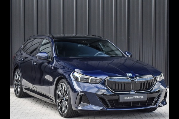 BMW 5 Serie Touring 550e xDrive M-SPORT PRO | PANORAMADAK | ACTIVE CRUISE CONTROL | ELEKTR. VERST. STOELEN MET GEHEUGEN | B&W AUDIO | STOELV