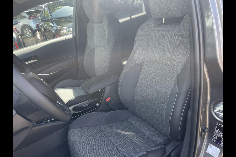 Toyota Corolla Touring Sports Hybrid 140 Dynamic | Dodehoek Detectie | Navigatie | Stuur- & Stoelverwarming | Parkeersensoren