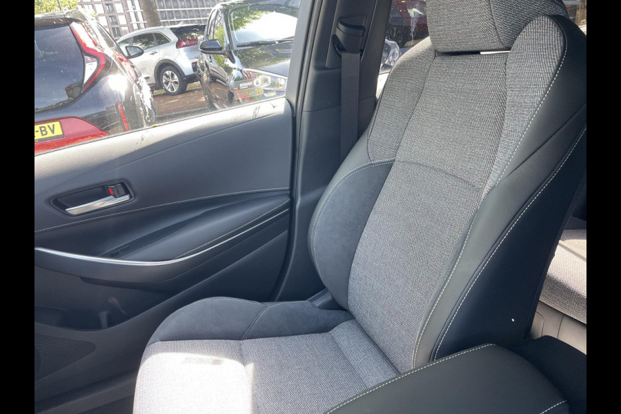 Toyota Corolla Touring Sports Hybrid 140 Dynamic | Dodehoek Detectie | Navigatie | Stuur- & Stoelverwarming | Parkeersensoren