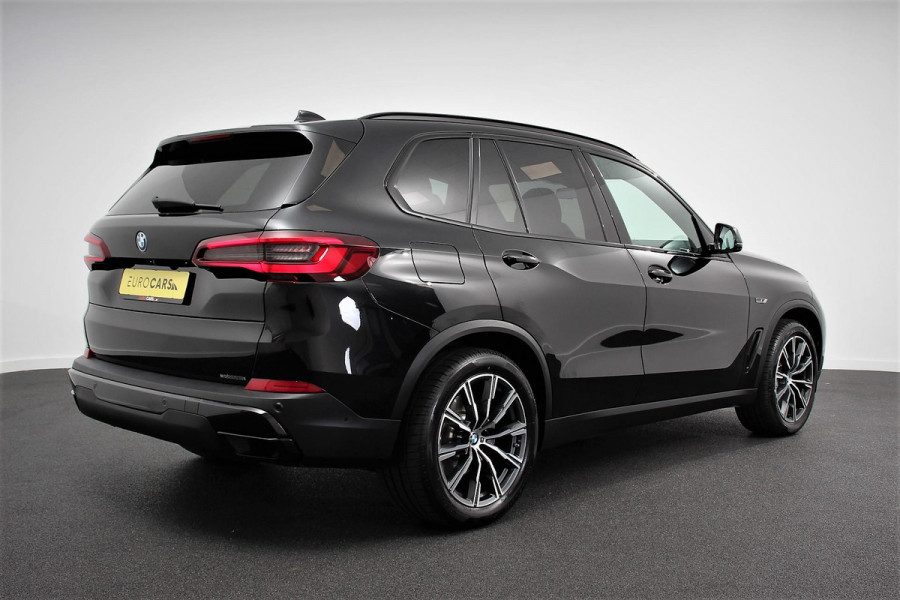 BMW X5 xDrive45e Hybrid 394pk Executive Shadow line Leder Schuif-Panorama dak Navigatie Trekhaak Camera 360 20"LMV
