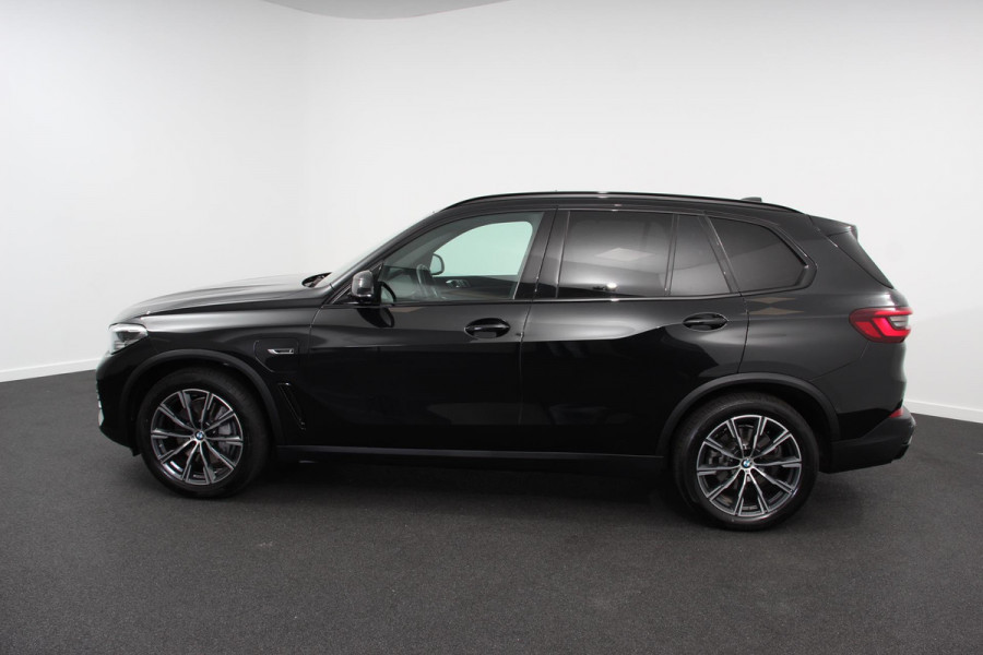 BMW X5 xDrive45e Hybrid 394pk Executive Shadow line Leder Schuif-Panorama dak Navigatie Trekhaak Camera 360 20"LMV