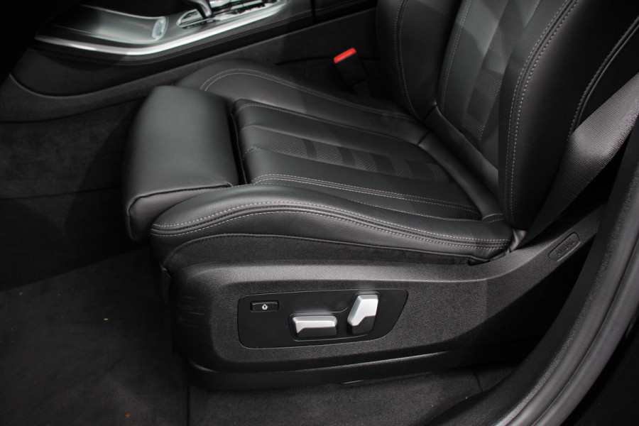 BMW X5 xDrive45e Hybrid 394pk Executive Shadow line Leder Schuif-Panorama dak Navigatie Trekhaak Camera 360 20"LMV