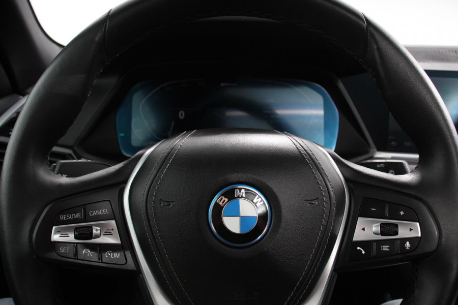 BMW X5 xDrive45e Hybrid 394pk Executive Shadow line Leder Schuif-Panorama dak Navigatie Trekhaak Camera 360 20"LMV
