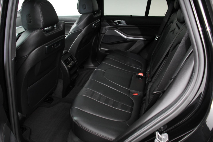 BMW X5 xDrive45e Hybrid 394pk Executive Shadow line Leder Schuif-Panorama dak Navigatie Trekhaak Camera 360 20"LMV