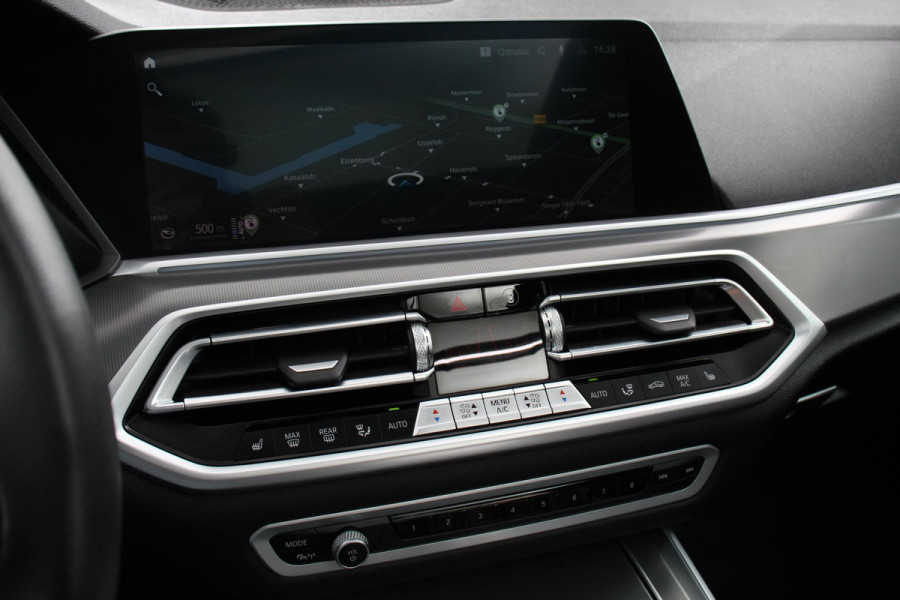 BMW X5 xDrive45e Hybrid 394pk Executive Shadow line Leder Schuif-Panorama dak Navigatie Trekhaak Camera 360 20"LMV