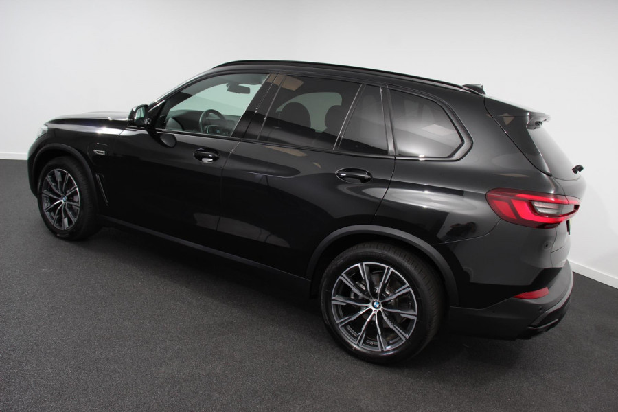 BMW X5 xDrive45e Hybrid 394pk Executive Shadow line Leder Schuif-Panorama dak Navigatie Trekhaak Camera 360 20"LMV