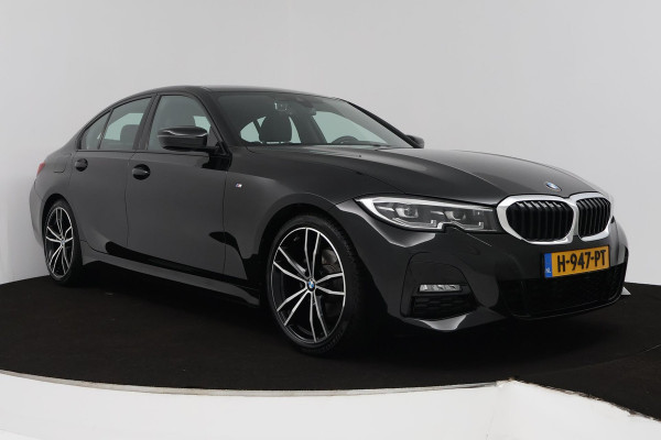 BMW 3-serie 320i High Executive Edition (TREKHAAK, PARKEERSENSOREN, STOELVERWARMING, LEER, NAVIGATIE, NL-AUTO)