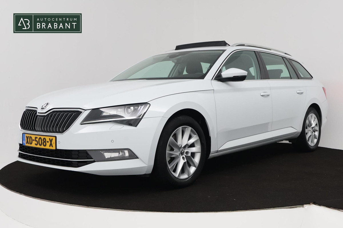 Škoda Superb Combi 1.5 TSI ACT Ambition Business (PANORAMADAK, STOELVERWARMING, TREKHAAK, ELEKTR STOELEN, NAVIGATIE, NL-AUTO) Škoda Superb Combi 1.5 TSI ACT Ambition Business (PANORAMADAK, STOELVERWARMING, TREKHAAK, ELEKTR STOELEN, NAVIGATIE, NL-AUTO)
