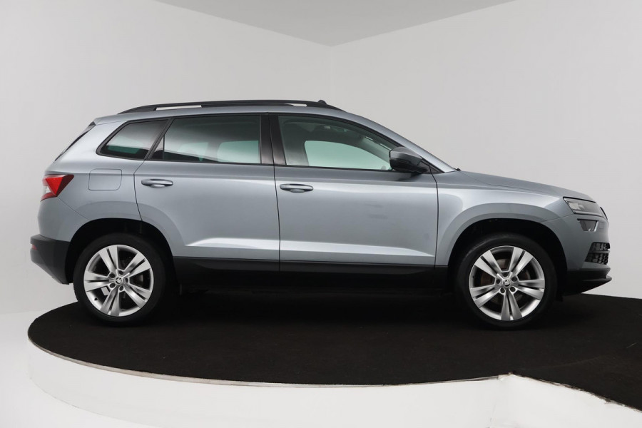 Škoda Karoq 1.5 TSI ACT Style Business (PANORAMADAK, CRUISE ADAPTIEF, PARKEERSENSOREN, STOELVERWARMING, NAVIGATIE, AUTOMAAT)