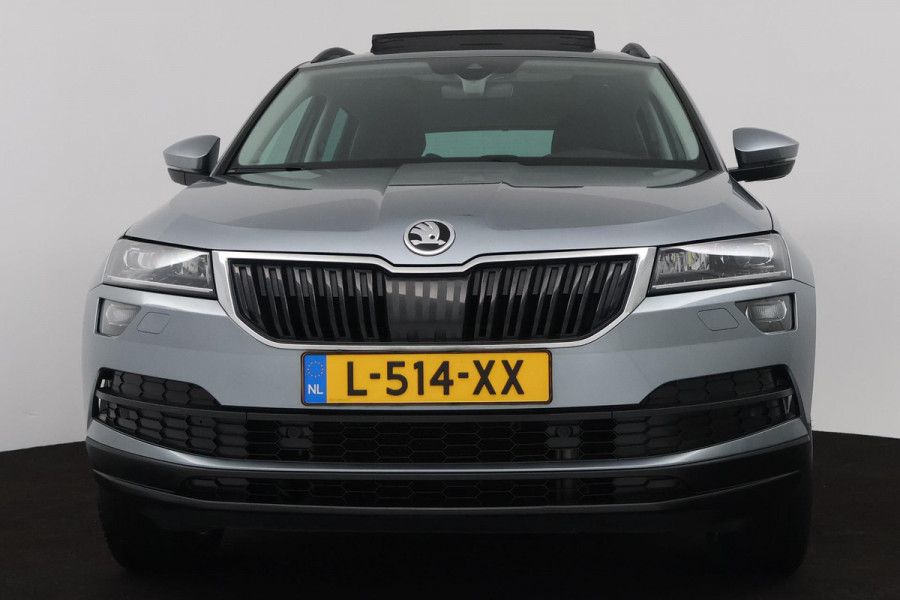 Škoda Karoq 1.5 TSI ACT Style Business (PANORAMADAK, CRUISE ADAPTIEF, PARKEERSENSOREN, STOELVERWARMING, NAVIGATIE, AUTOMAAT)