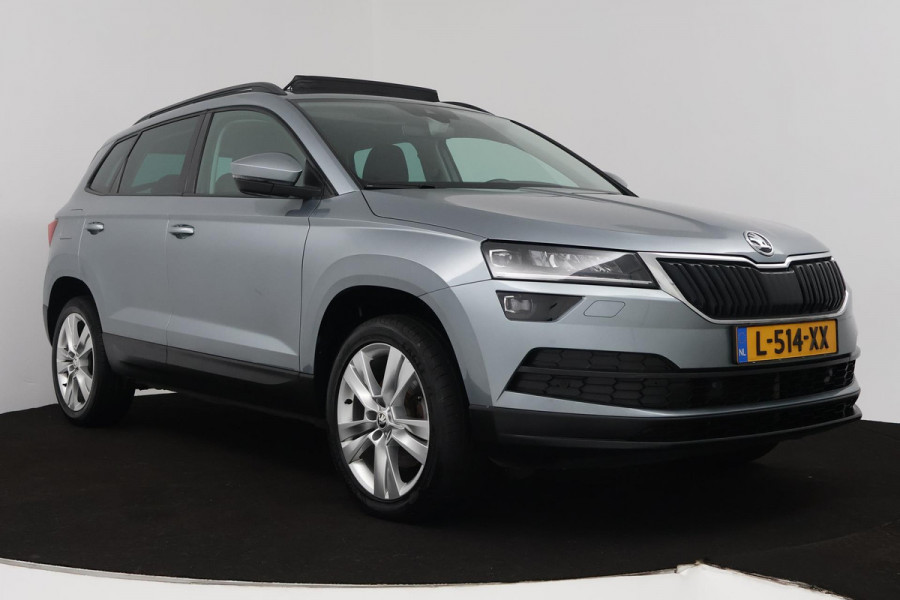 Škoda Karoq 1.5 TSI ACT Style Business (PANORAMADAK, CRUISE ADAPTIEF, PARKEERSENSOREN, STOELVERWARMING, NAVIGATIE, AUTOMAAT)