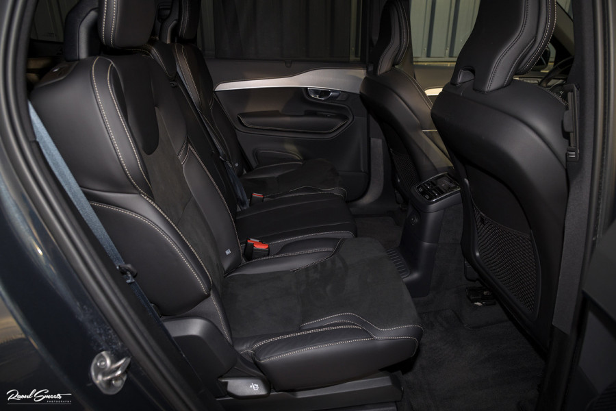 Volvo XC90 2.0 T8 Recharge AWD R-Design | Long Range | Zwenkbare Trekhaak | Harman Kardon | Adaptieve cruise | Apple carplay |