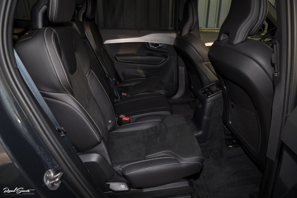 Volvo XC90 2.0 T8 Recharge AWD R-Design | Long Range | Zwenkbare Trekhaak | Harman Kardon | Adaptieve cruise | Apple carplay |