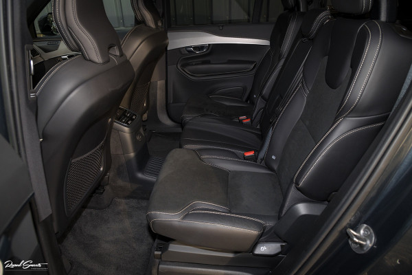 Volvo XC90 2.0 T8 Recharge AWD R-Design | Long Range | Zwenkbare Trekhaak | Harman Kardon | Adaptieve cruise | Apple carplay |