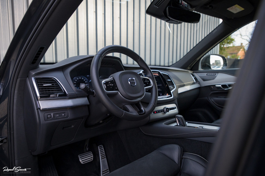 Volvo XC90 2.0 T8 Recharge AWD R-Design | Long Range | Zwenkbare Trekhaak | Harman Kardon | Adaptieve cruise | Apple carplay |