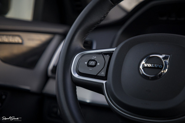 Volvo XC90 2.0 T8 Recharge AWD R-Design | Long Range | Zwenkbare Trekhaak | Harman Kardon | Adaptieve cruise | Apple carplay |