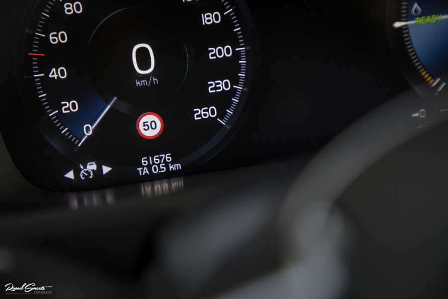 Volvo XC90 2.0 T8 Recharge AWD R-Design | Long Range | Zwenkbare Trekhaak | Harman Kardon | Adaptieve cruise | Apple carplay |