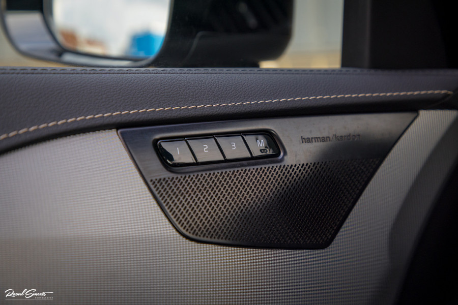 Volvo XC90 2.0 T8 Recharge AWD R-Design | Long Range | Zwenkbare Trekhaak | Harman Kardon | Adaptieve cruise | Apple carplay |