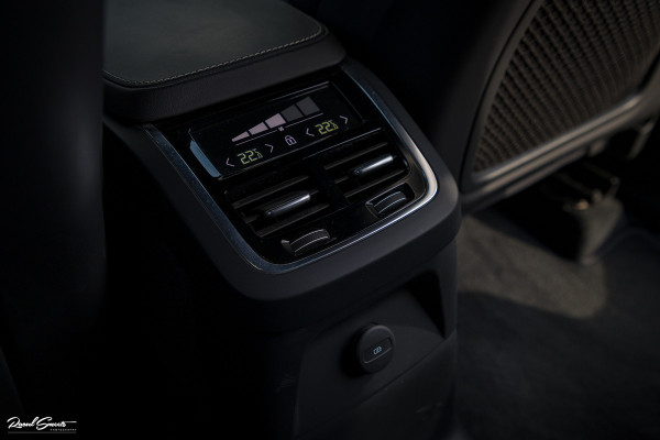 Volvo XC90 2.0 T8 Recharge AWD R-Design | Long Range | Zwenkbare Trekhaak | Harman Kardon | Adaptieve cruise | Apple carplay |