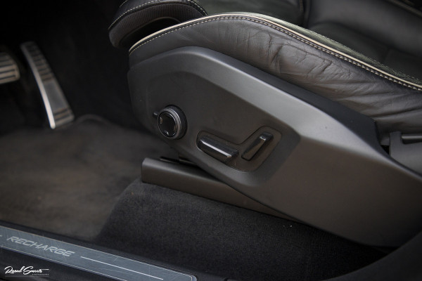 Volvo XC90 2.0 T8 Recharge AWD R-Design | Long Range | Zwenkbare Trekhaak | Harman Kardon | Adaptieve cruise | Apple carplay |